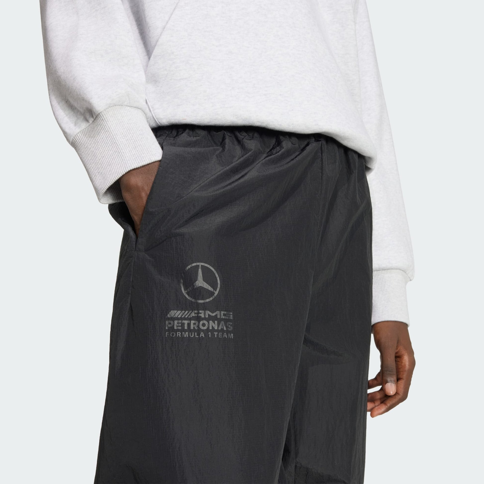 MERCEDES - AMG PETRONAS FORMULA 1 TEAM NIGHT WOVEN PANT