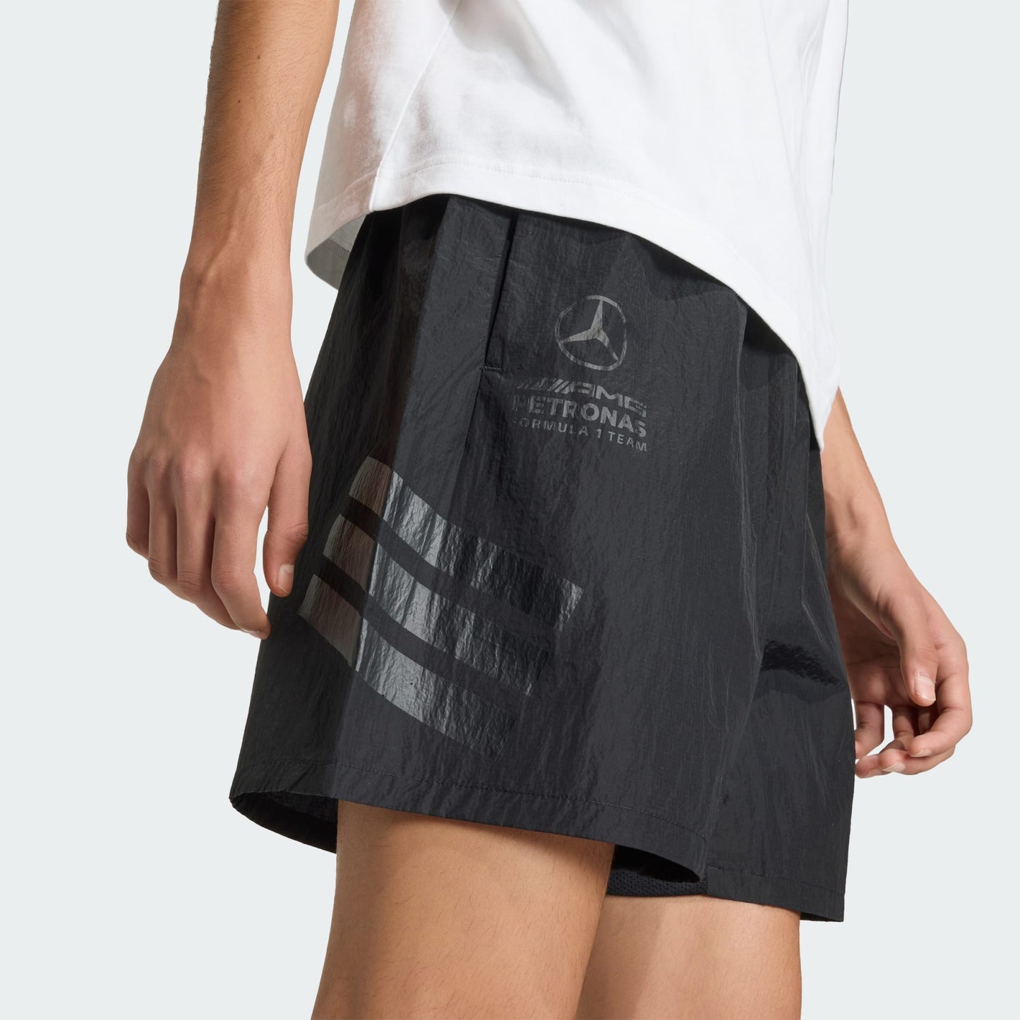 MERCEDES - AMG PETRONAS FORMULA 1 TEAM NIGHT WOVEN SHORT