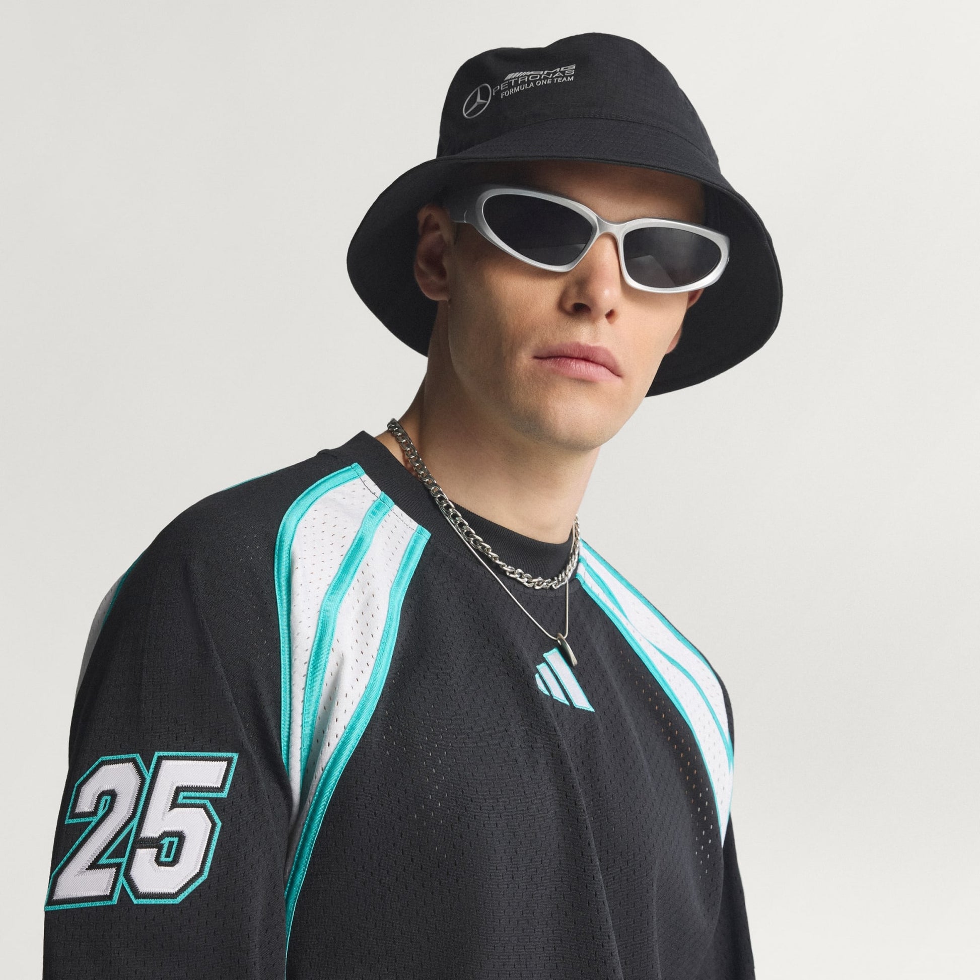 MERCEDES - AMG PETRONAS FORMULA ONE TEAM LAS VEGAS LONGSLEEVE T-Shirt MEN
