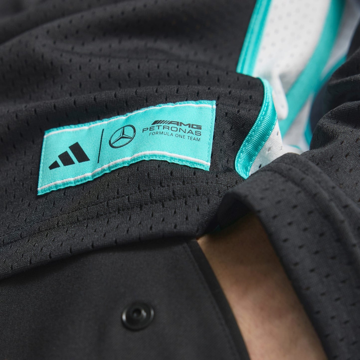 MERCEDES - AMG PETRONAS FORMULA ONE TEAM LAS VEGAS LONGSLEEVE T-Shirt MEN
