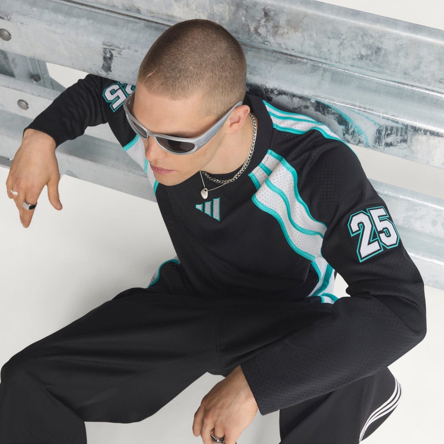 MERCEDES - AMG PETRONAS FORMULA ONE TEAM LAS VEGAS LONGSLEEVE T-Shirt MEN