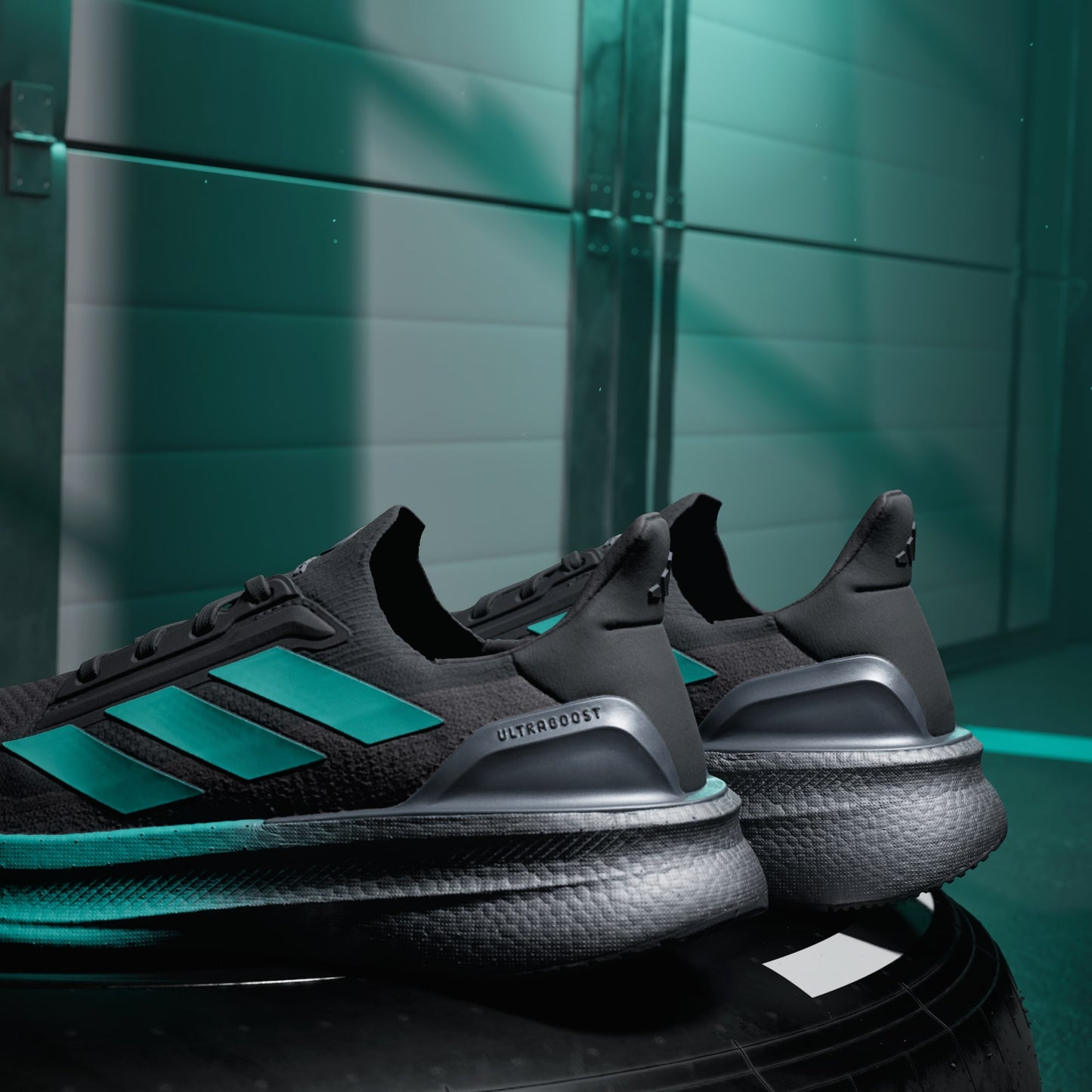MERCEDES - AMG PETRONAS FORMULA ONE TEAM Ultraboost 5X M