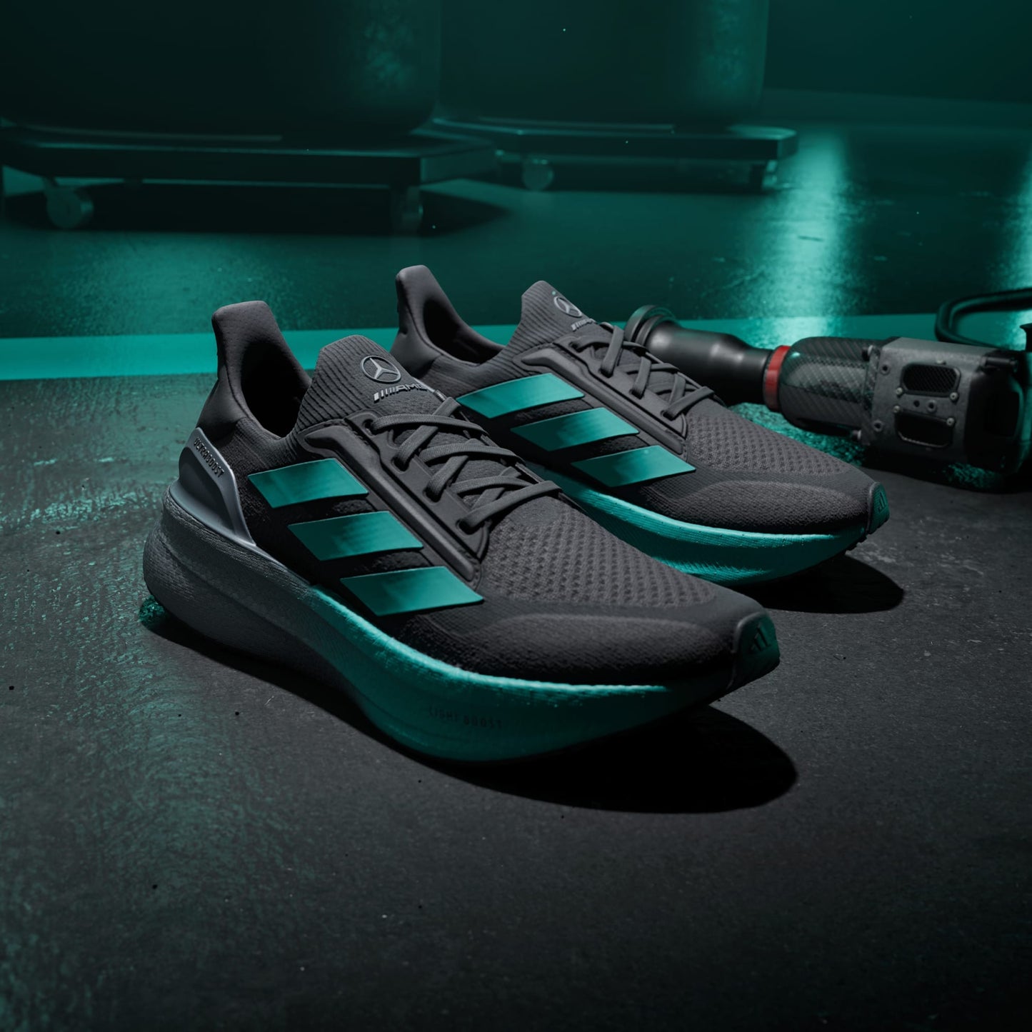MERCEDES - AMG PETRONAS FORMULA ONE TEAM Ultraboost 5X M