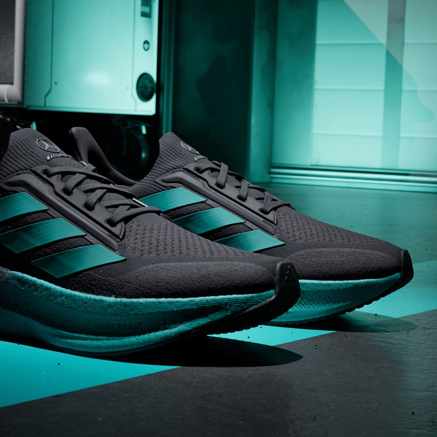 MERCEDES - AMG PETRONAS FORMULA ONE TEAM Ultraboost 5X M