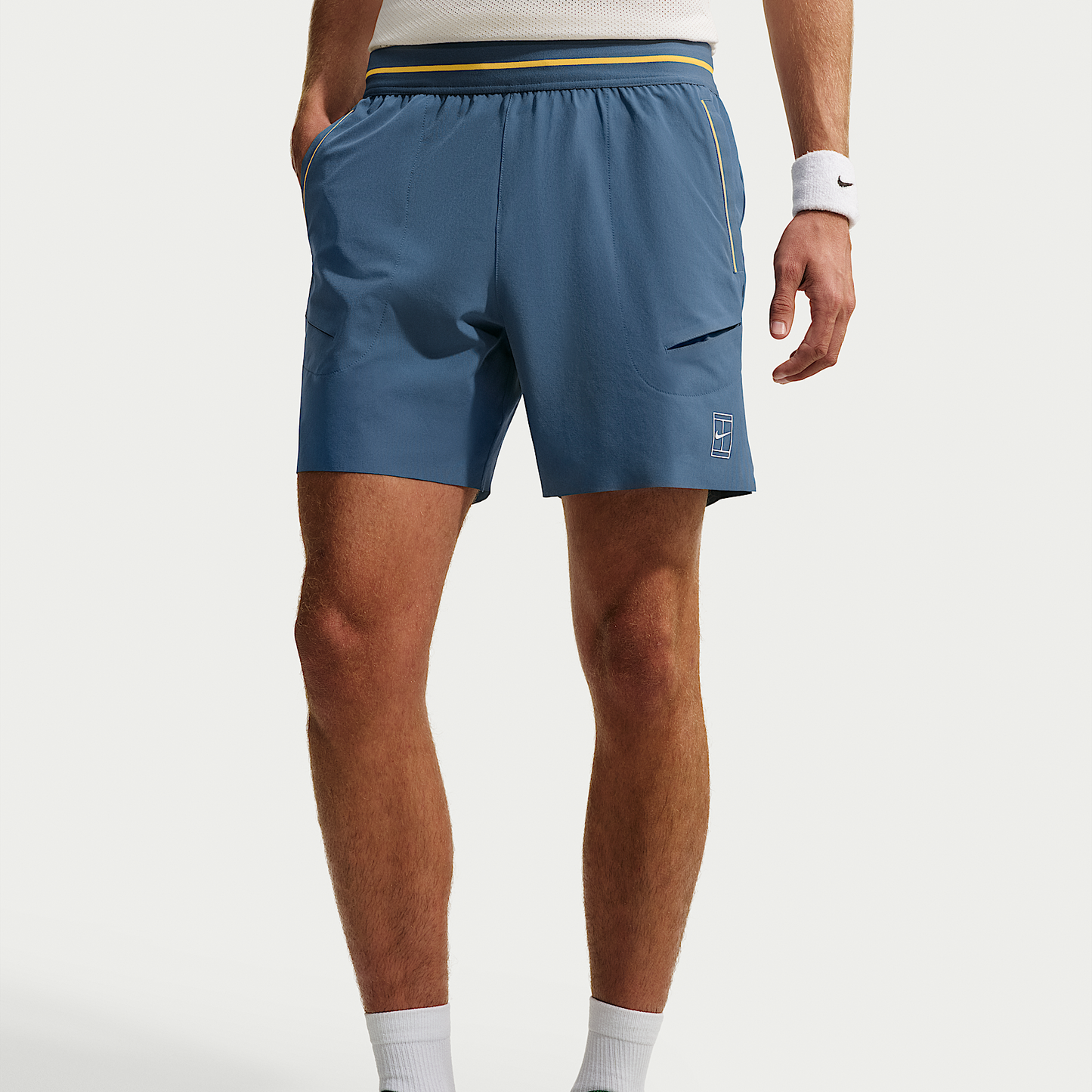 NikeCourt Advantage
