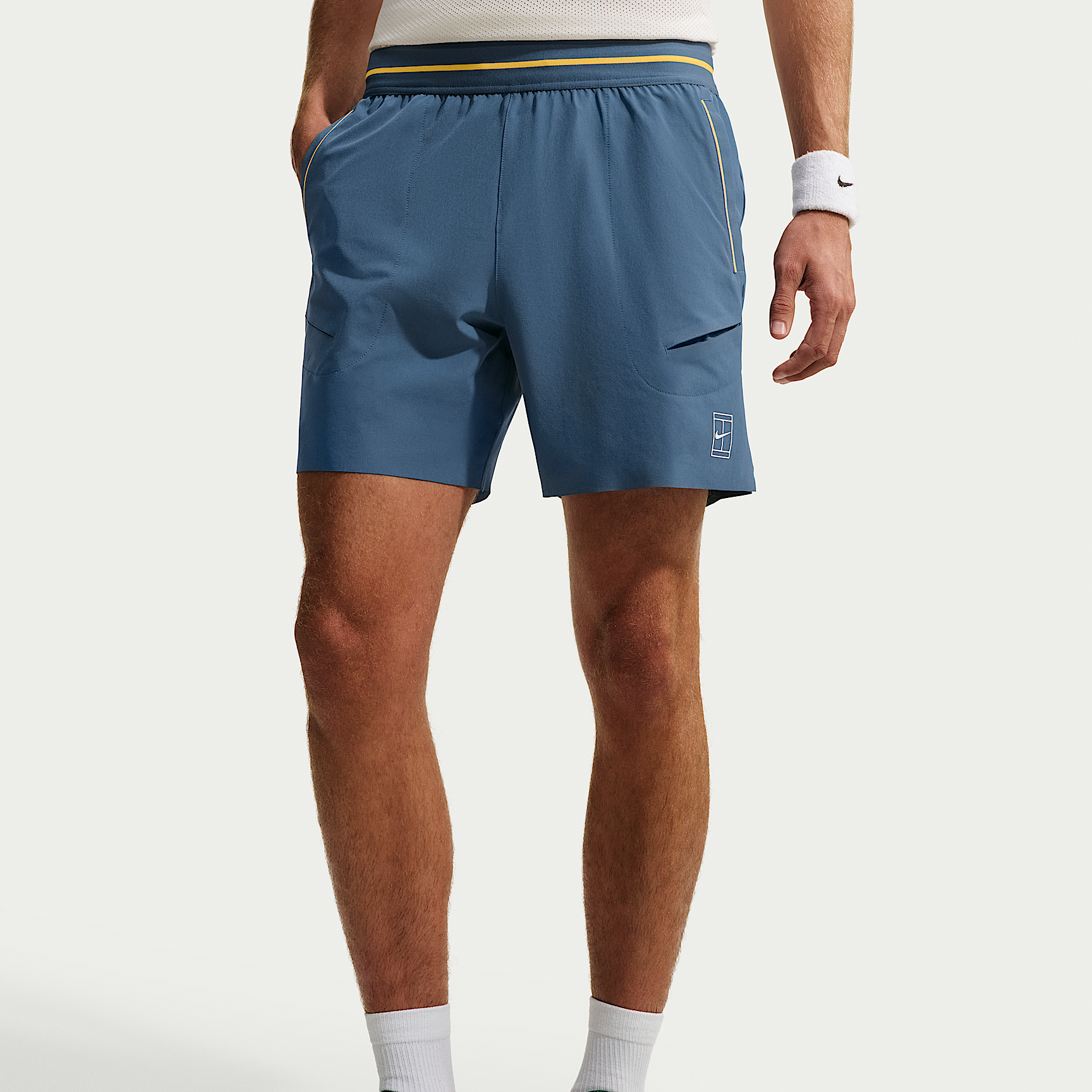 NikeCourt Advantage