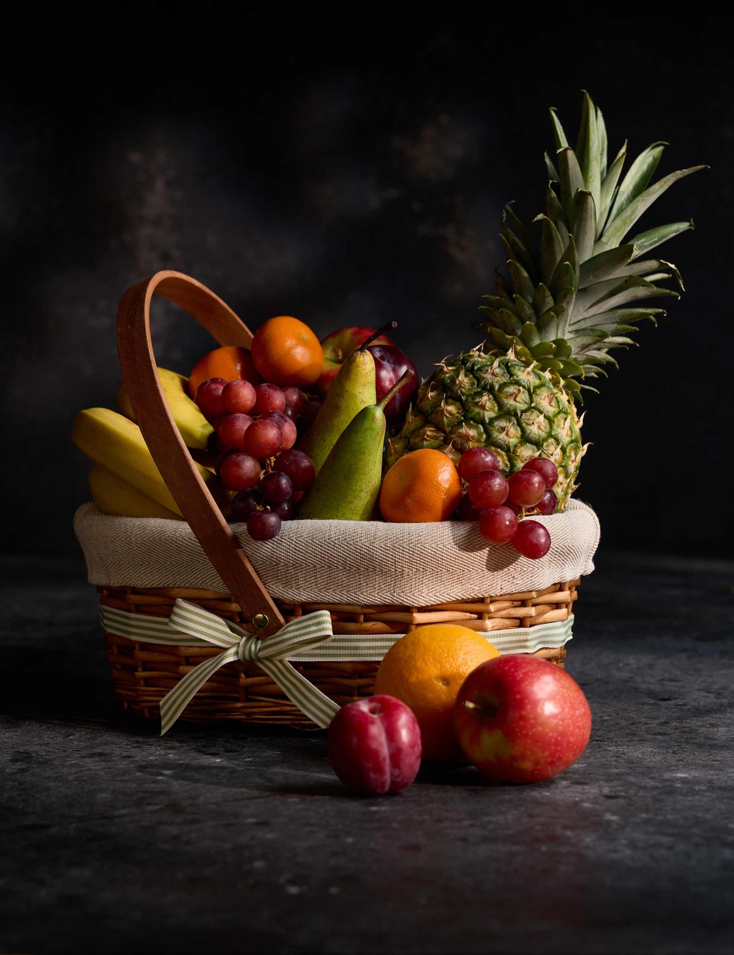 Medium Fresh Fruit Basket