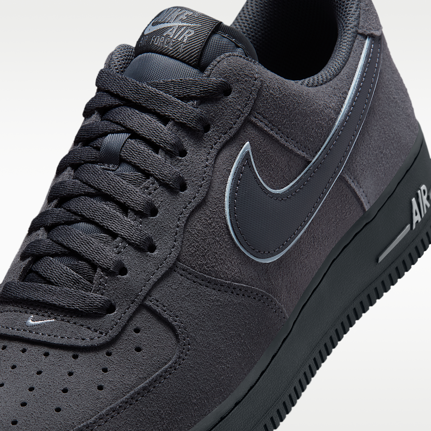 Nike Air Force 1 '07 LV8