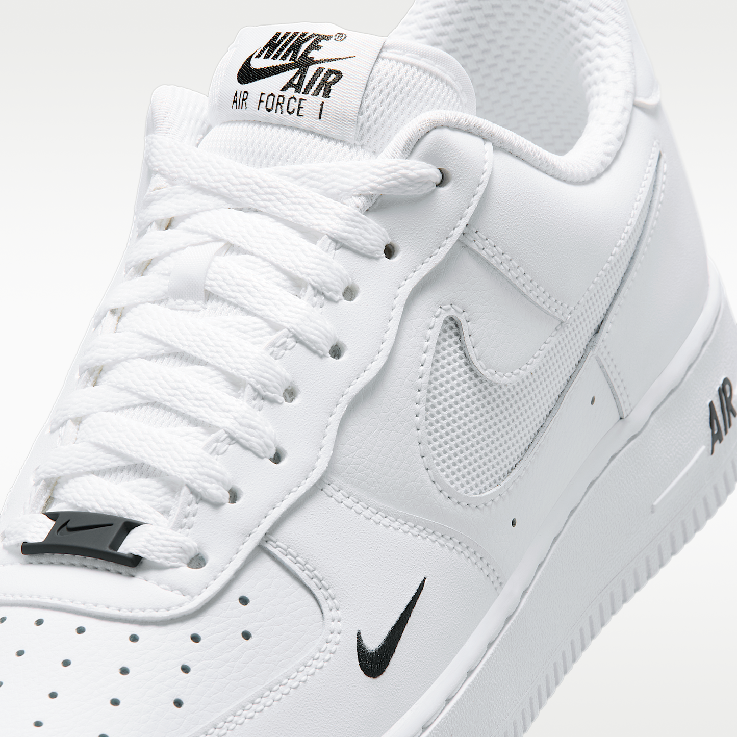 Nike Air Force 1 '07 LV8
