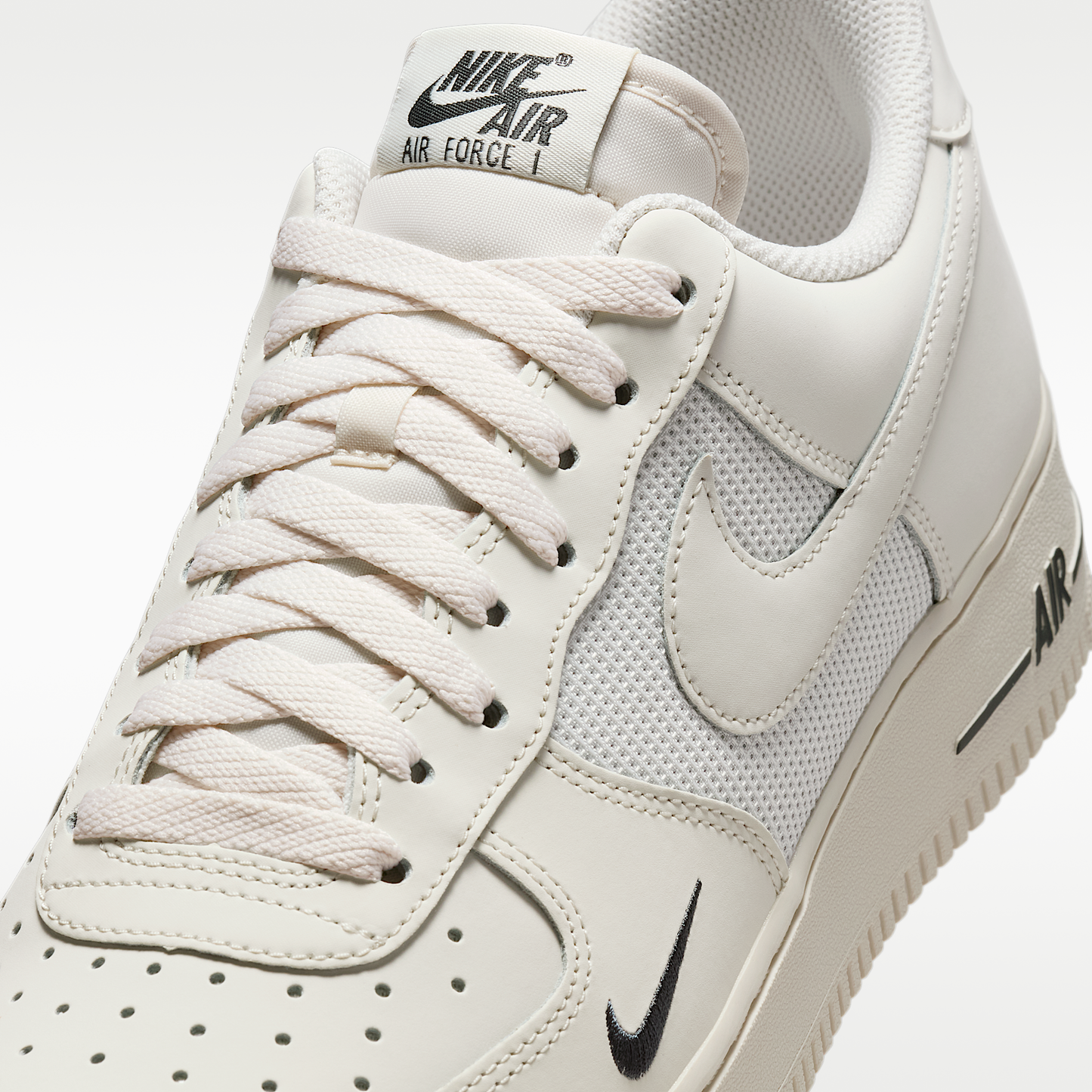 Nike Air Force 1 '07 LV8
