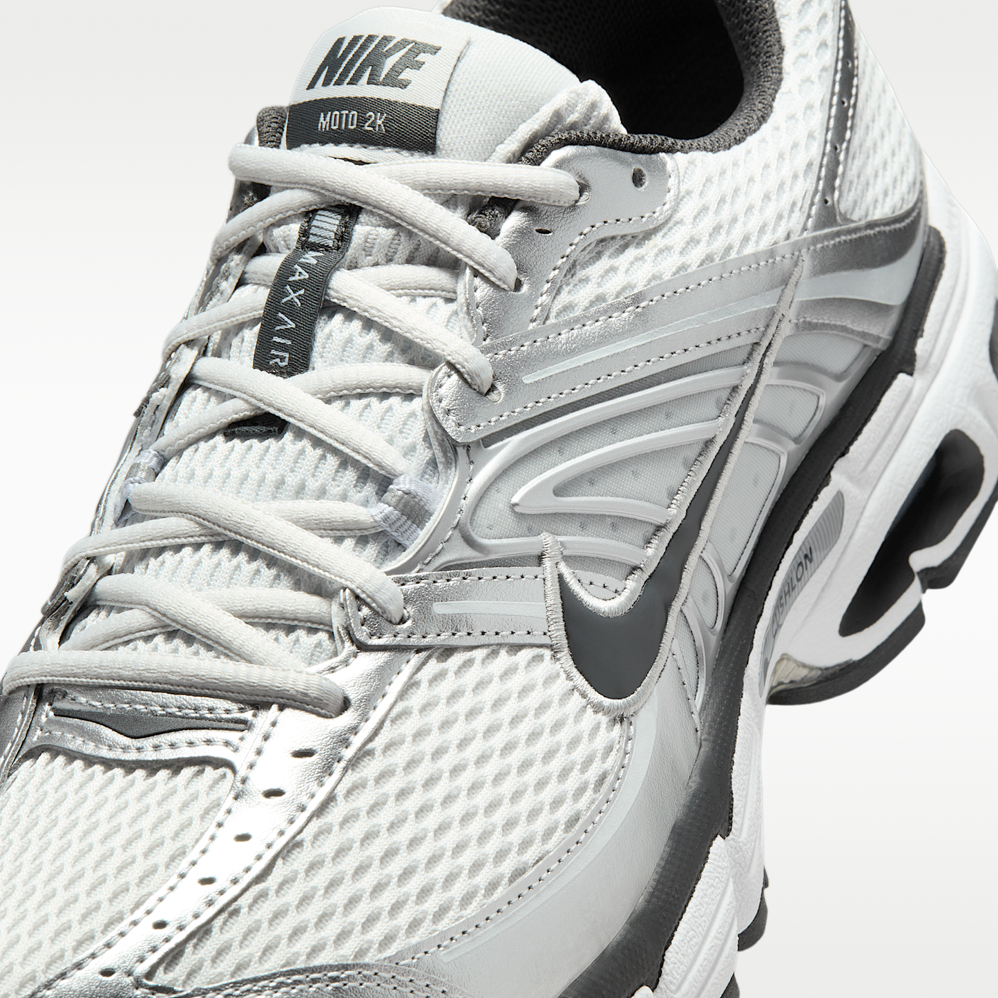 Nike Air Max Moto 2K