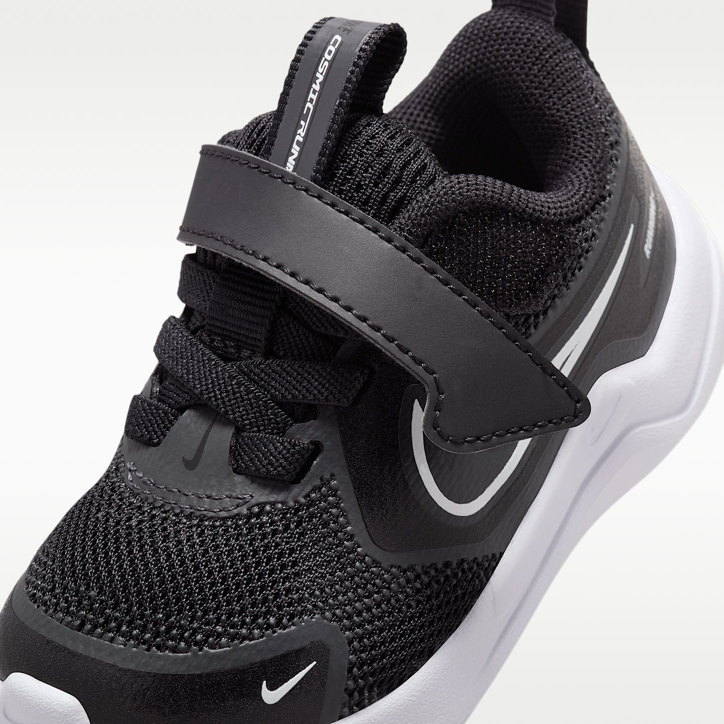 Nike Cosmic Runner