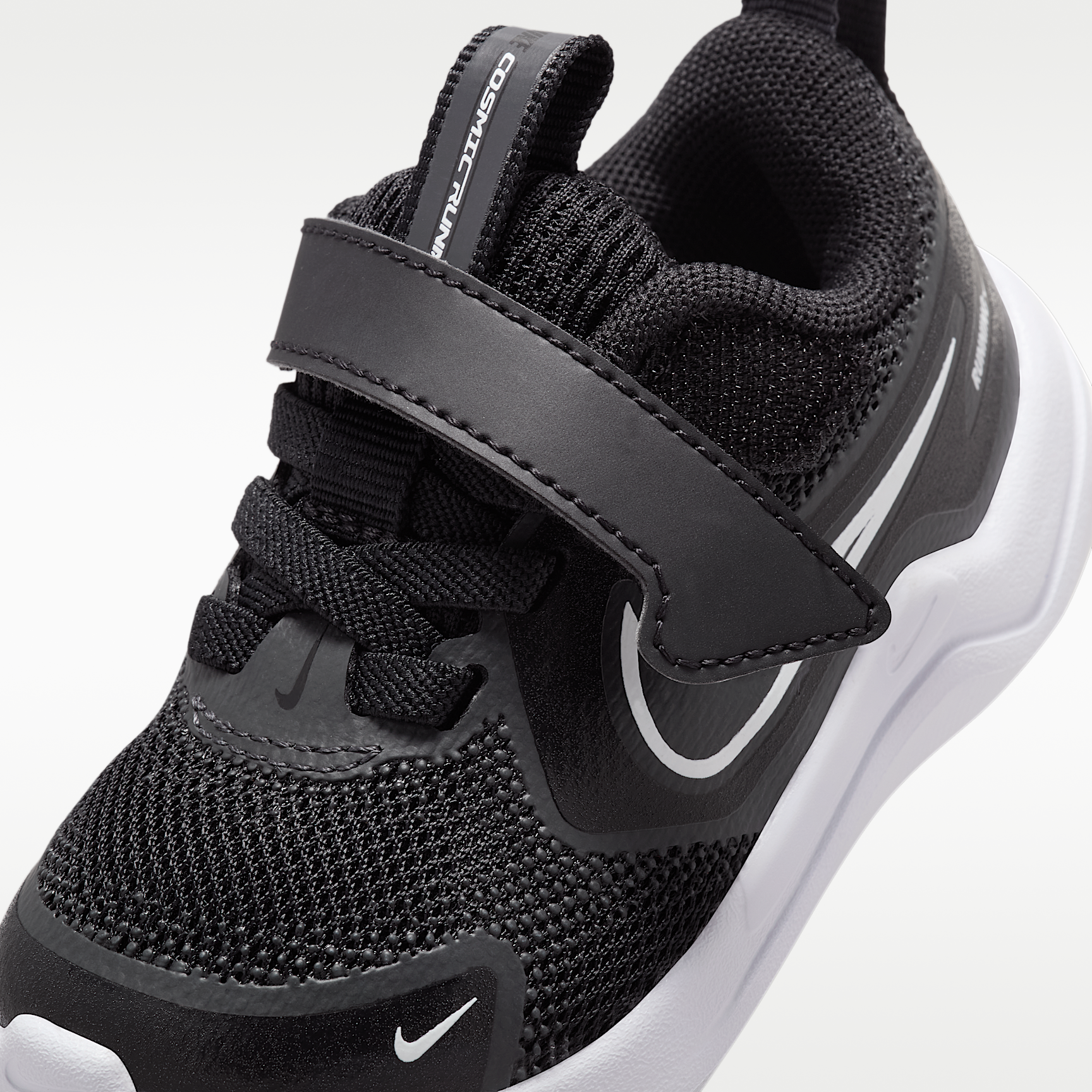 Nike Cosmic Runner