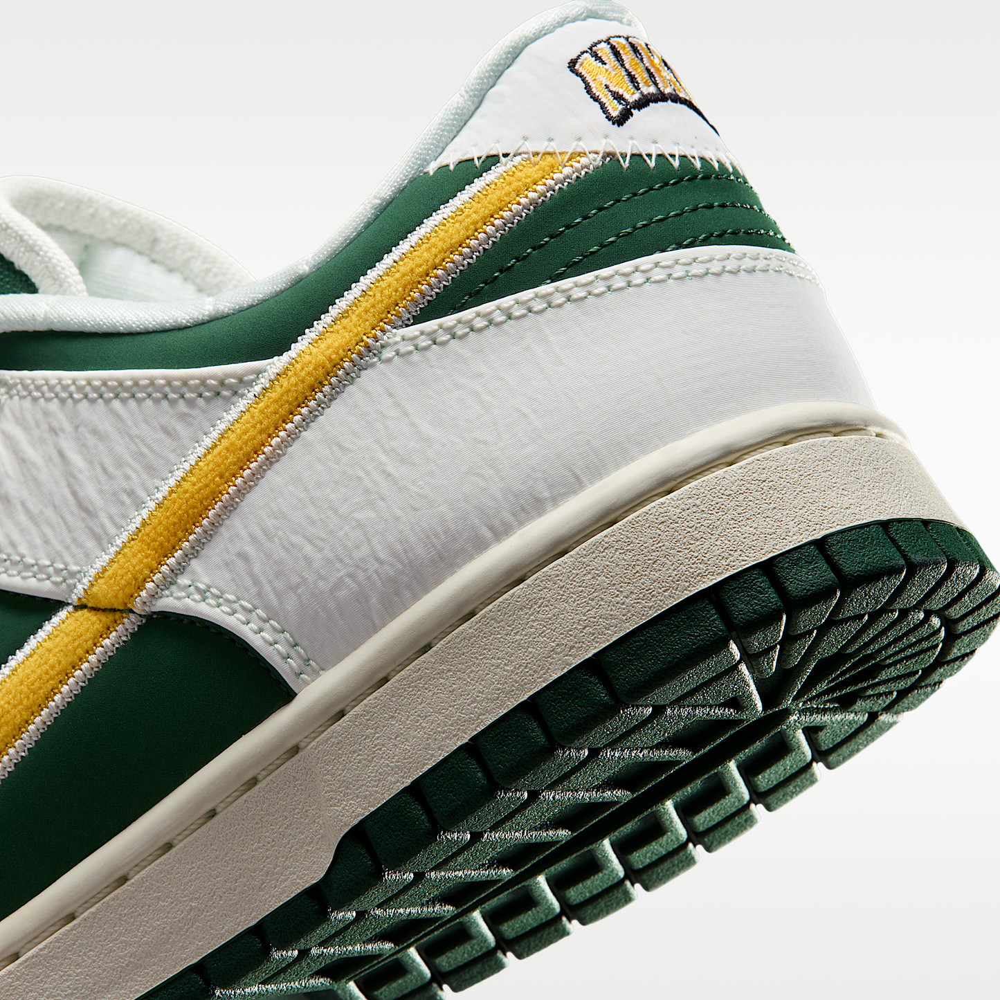 Nike Dunk Low Retro