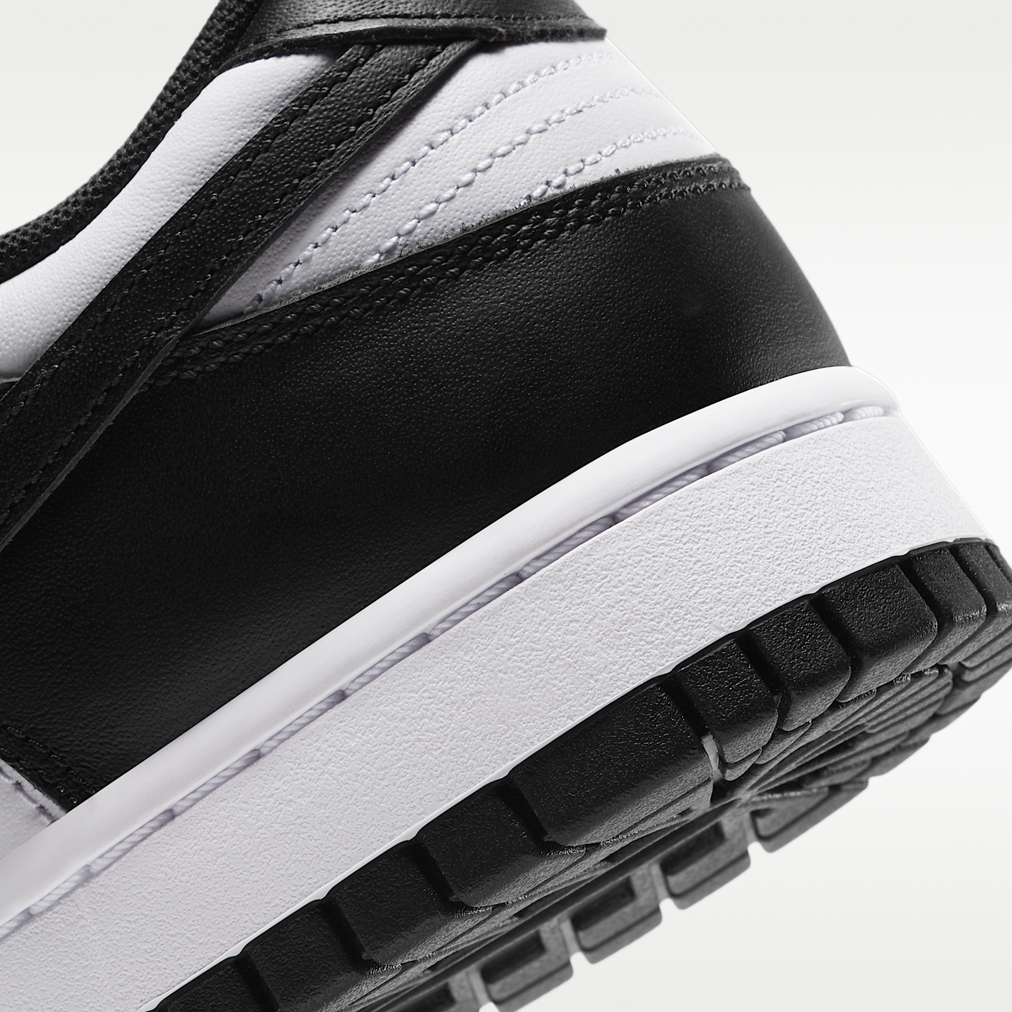 Nike Dunk Low Retro