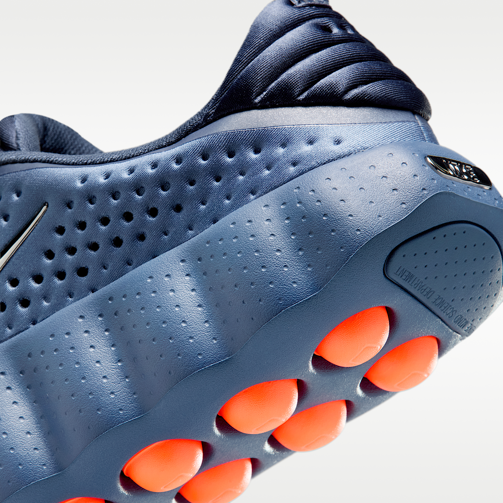 Nike Mind 002