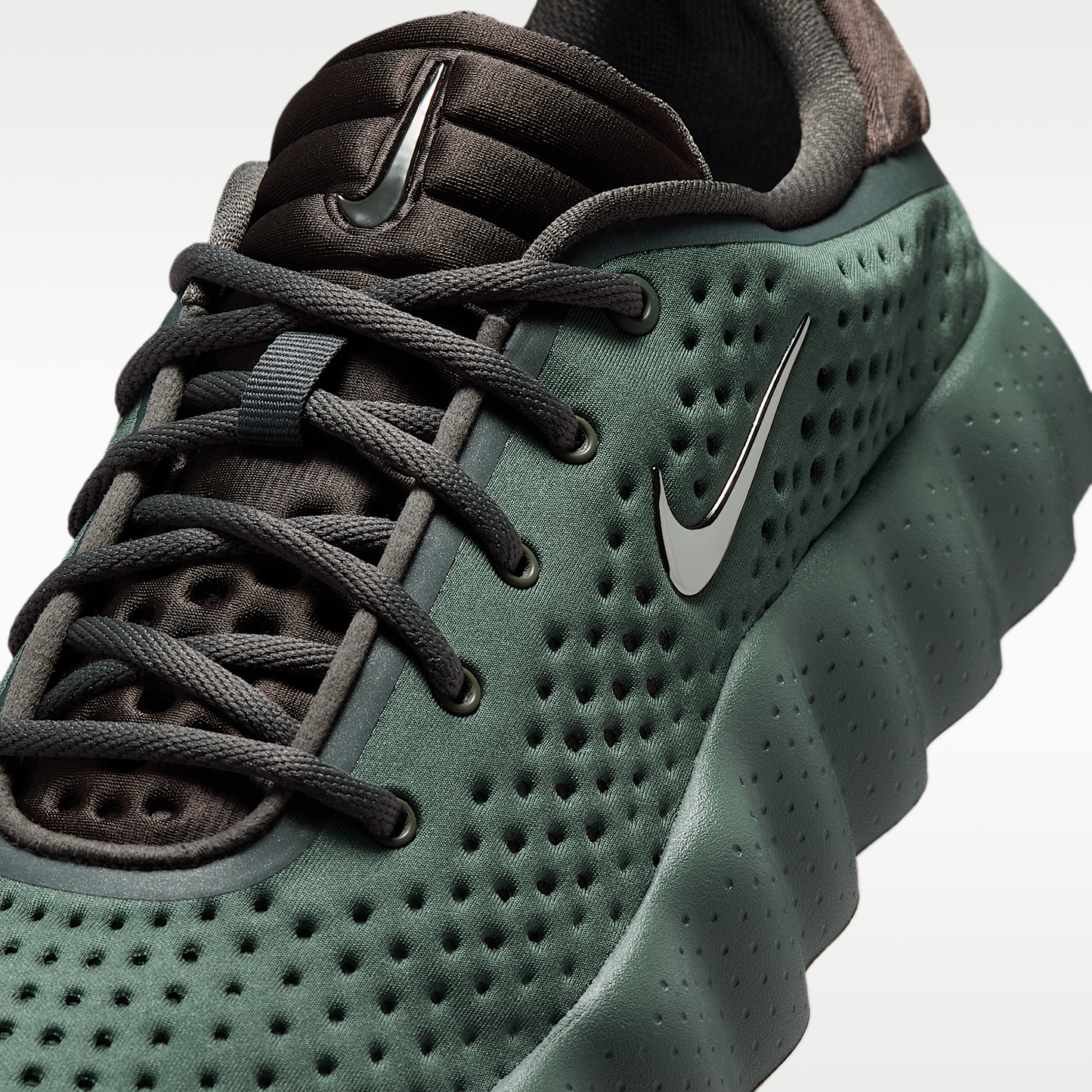 Nike Mind 002