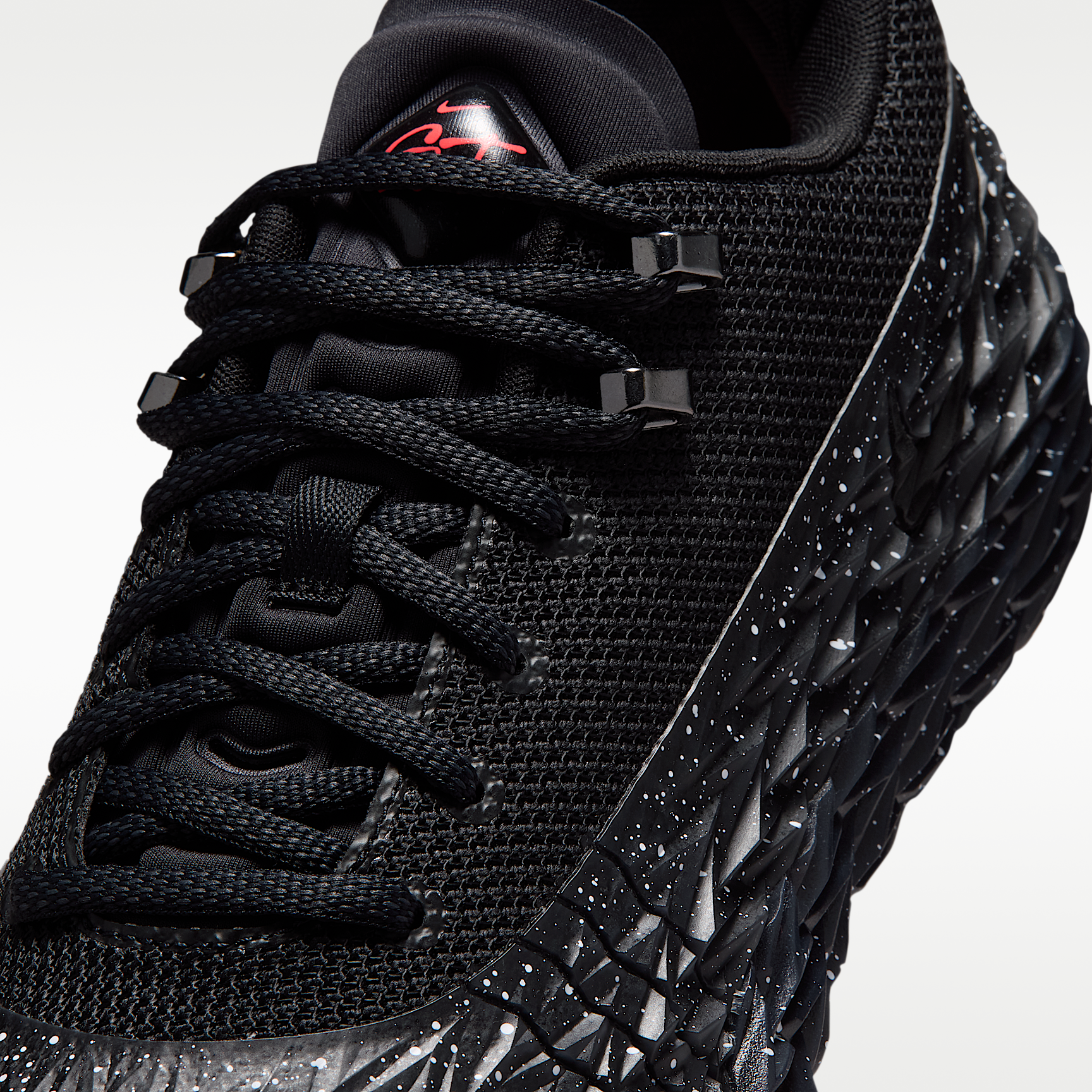 Nike S.T. Charge