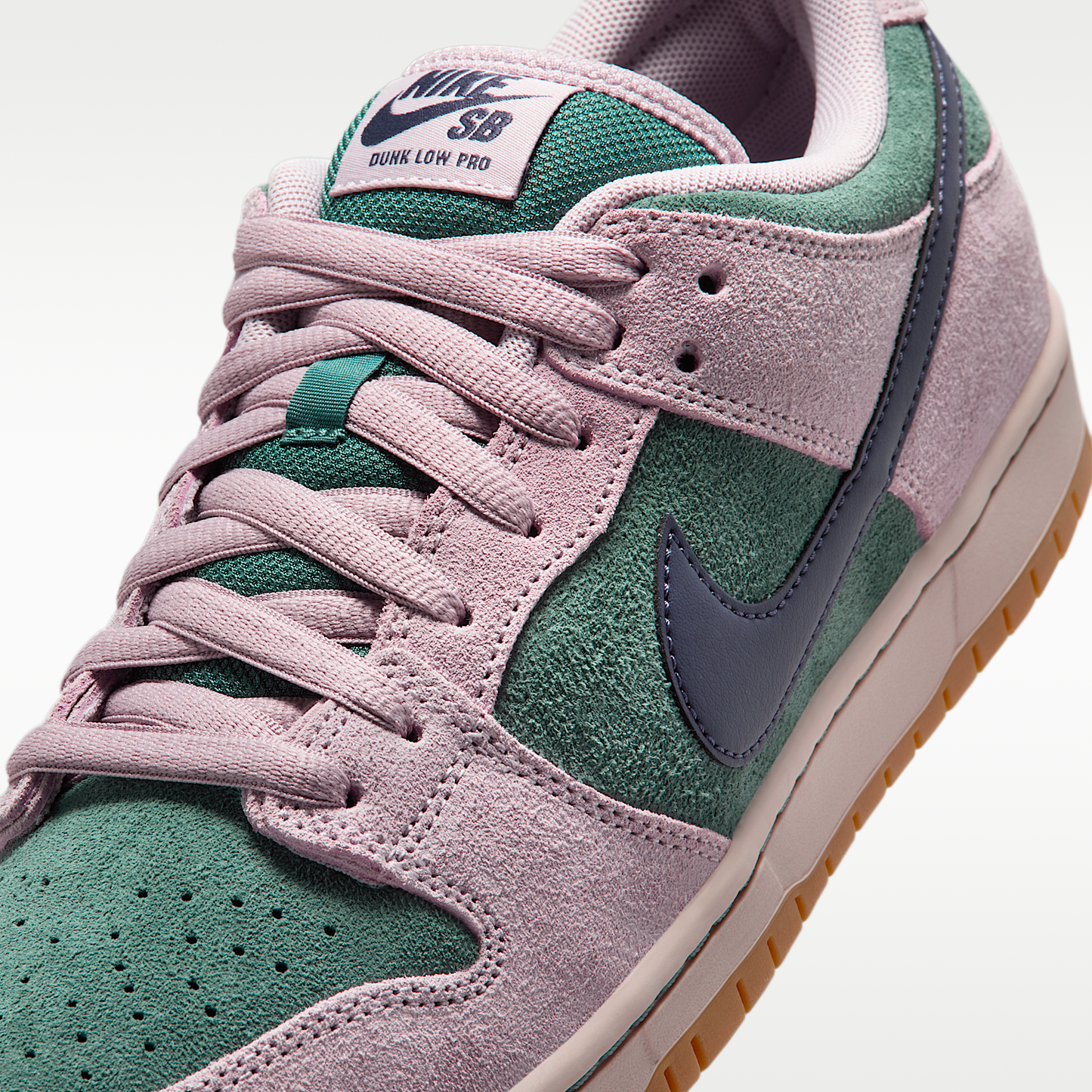 Nike SB Dunk Low Pro