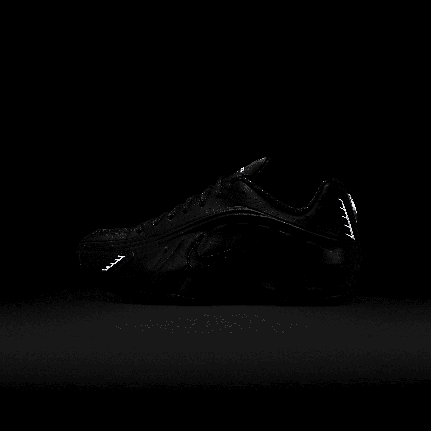 Nike Shox R4