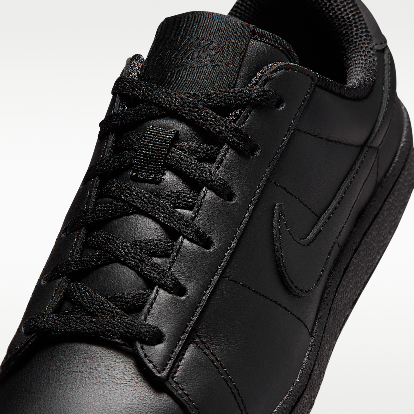 Nike Tennis Classic