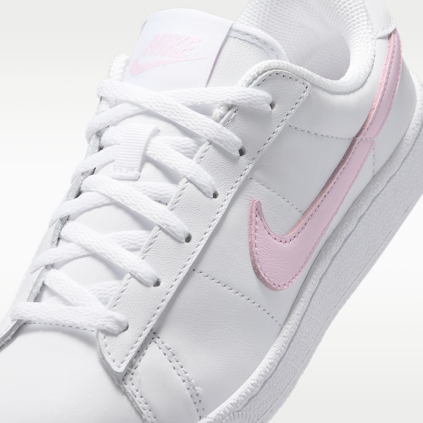 Nike Tennis Classic