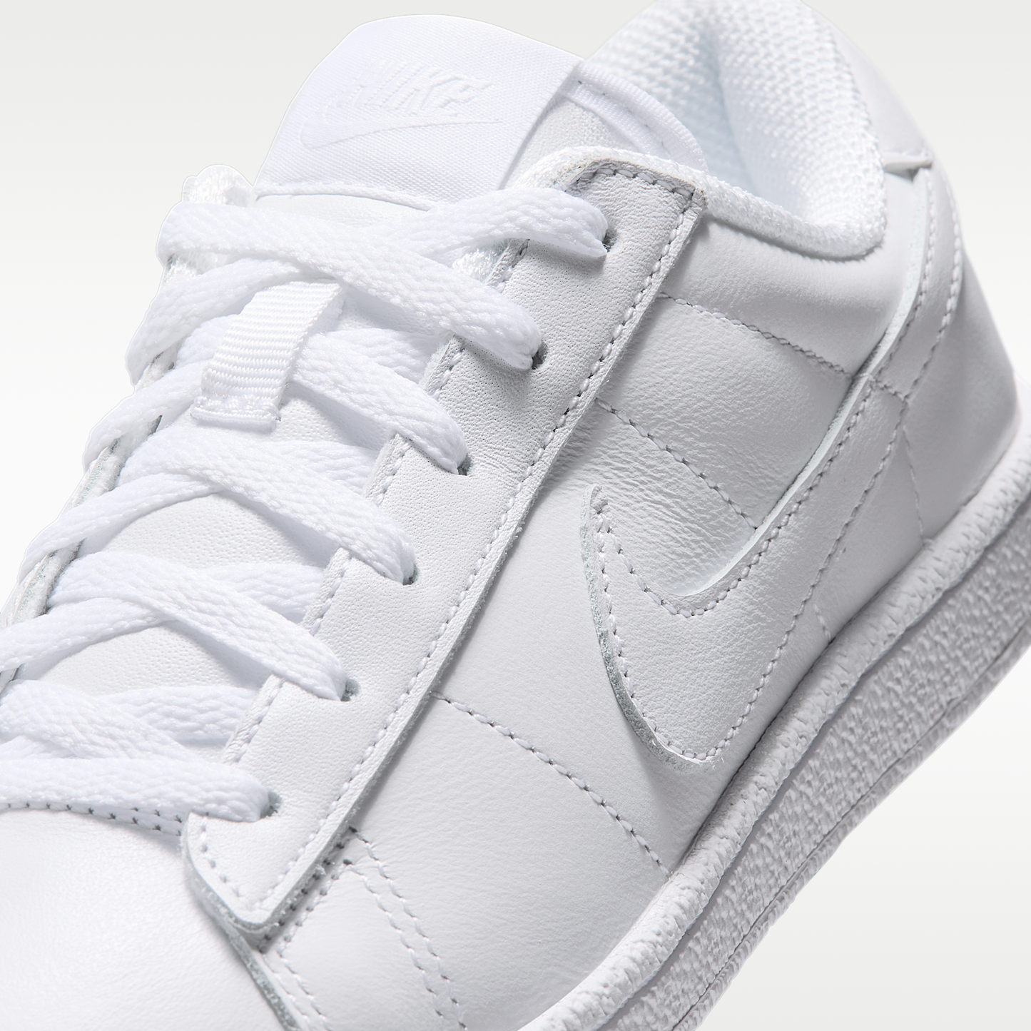 Nike Tennis Classic