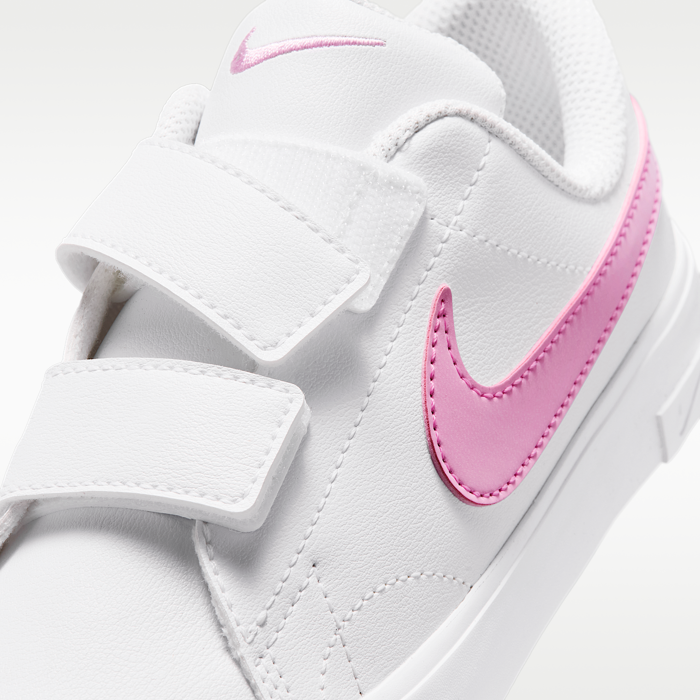 Nike Tennis Essential