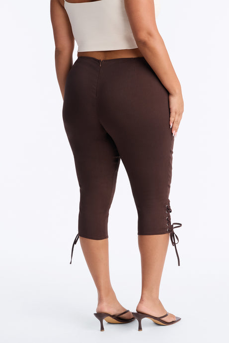 Inara Mid Rise Skinny Capri Pant