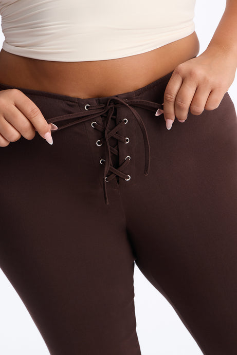Inara Mid Rise Skinny Capri Pant