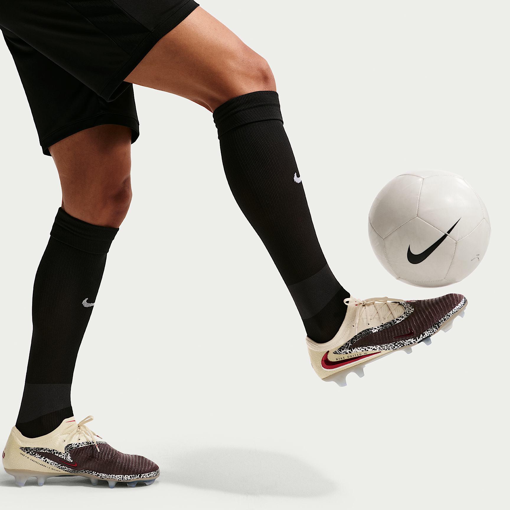 Nike United Phantom 6 Low Elite