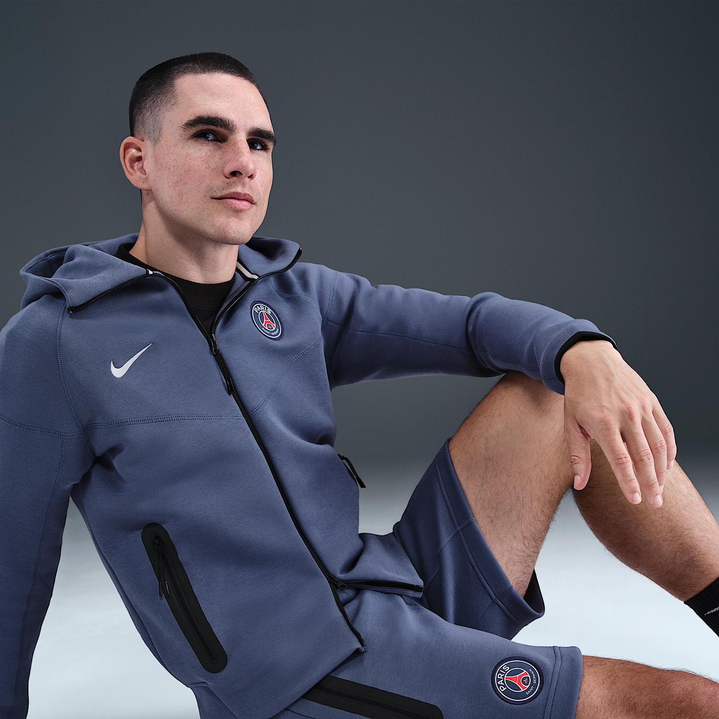 Paris Saint-Germain Tech Men's Nike Football Fleece Shorts