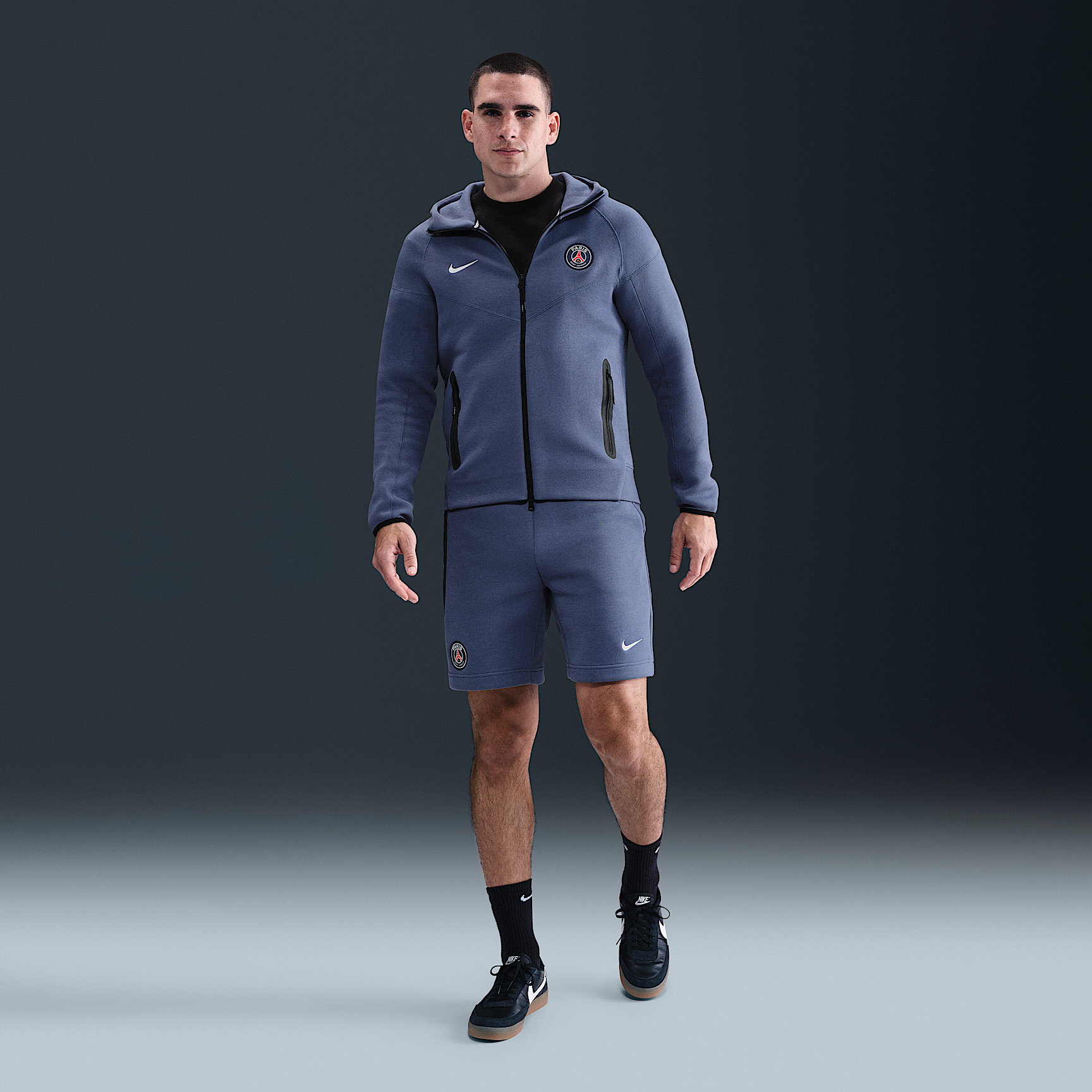 Paris Saint-Germain Tech Men's Nike Football Fleece Shorts