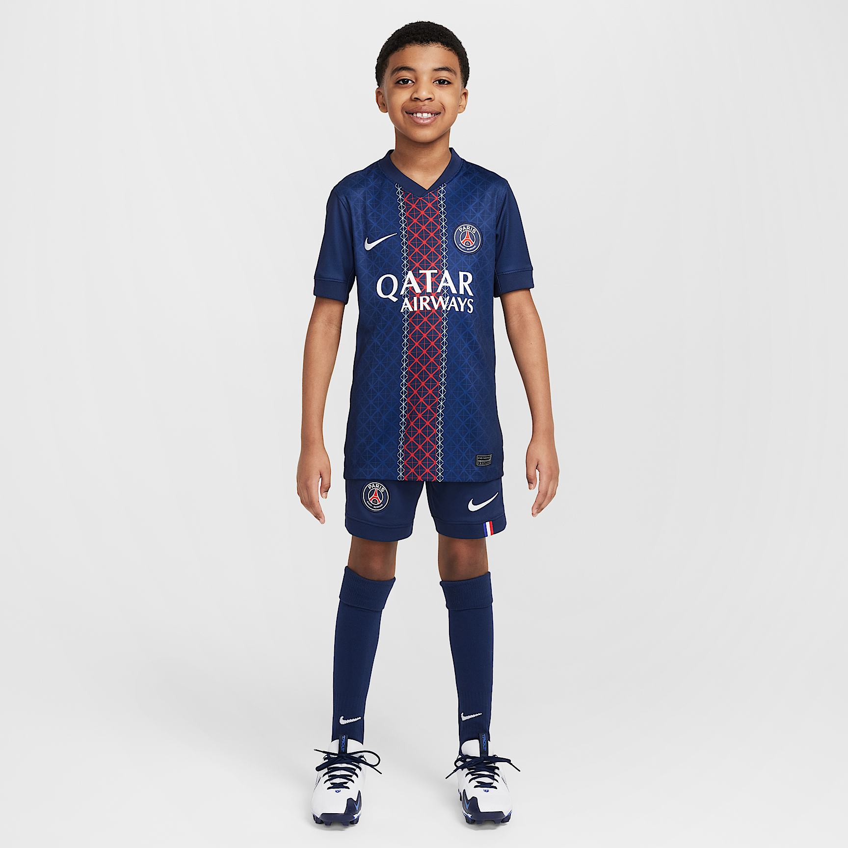 Paris Saint-Germain 2025/26 Stadium Home Older Kids' Nike Dri-FIT Football Replica Shirt