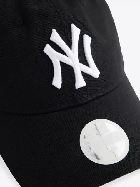 9TWENTY Essential New York Yankees Cotton Baseball Cap