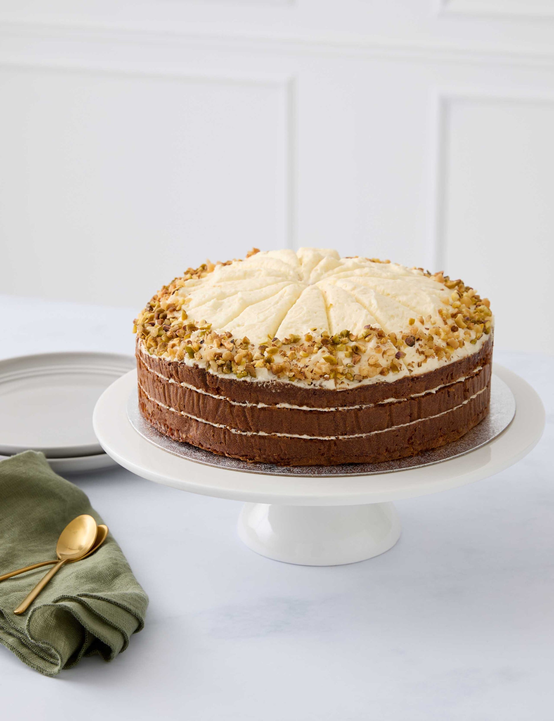 Round Carrot Cake (Serves 14)