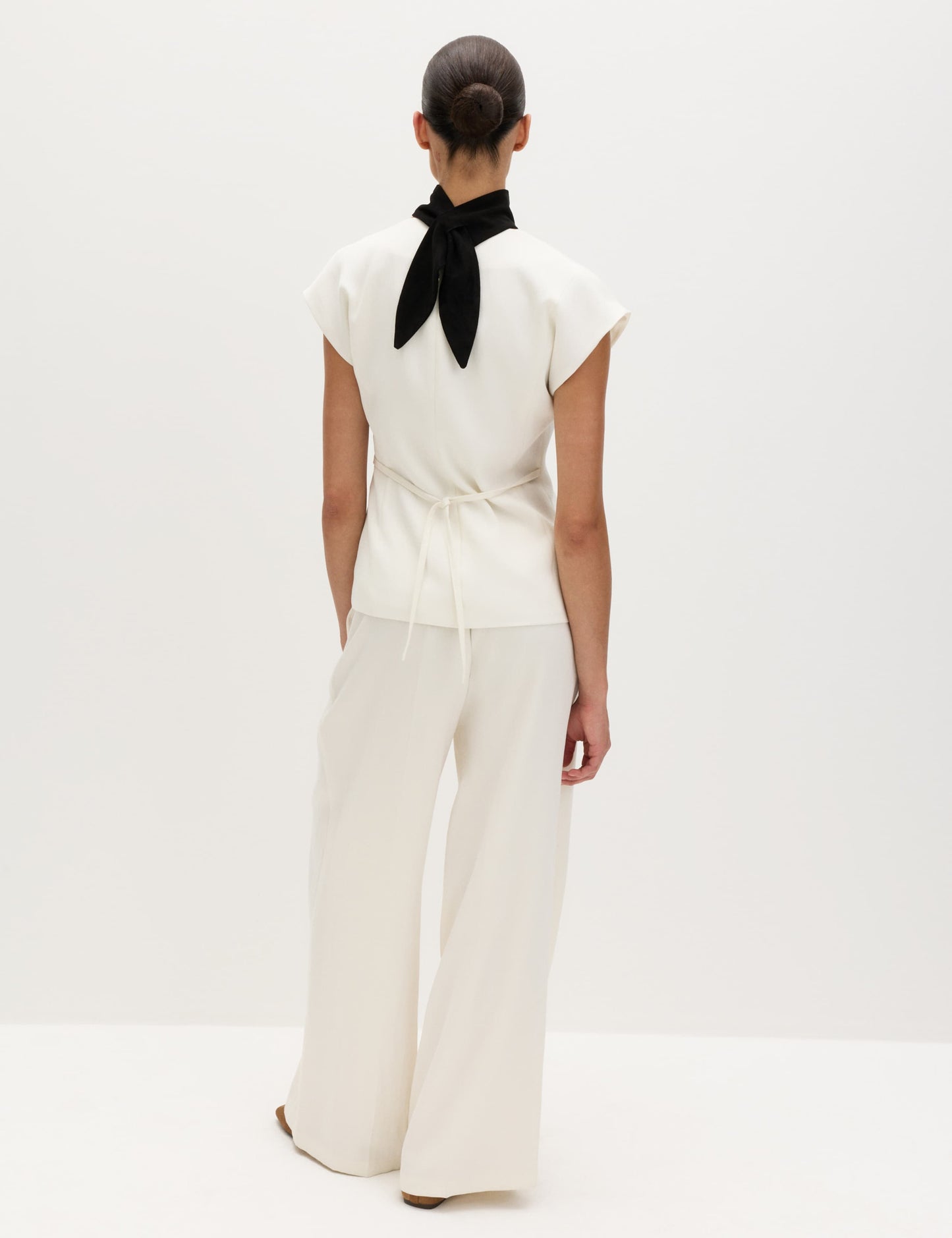 Single Pleat Wide Leg Trousers with Linen