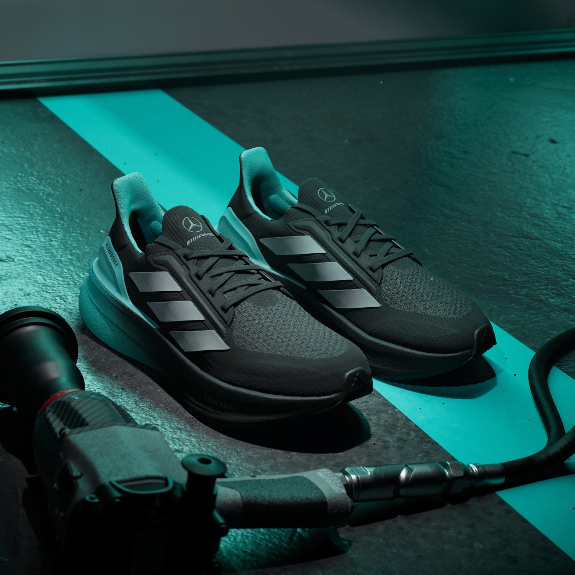 ULTRABOOST 5 MERCEDES AMG PETRONAS F1 TEAM Shoes