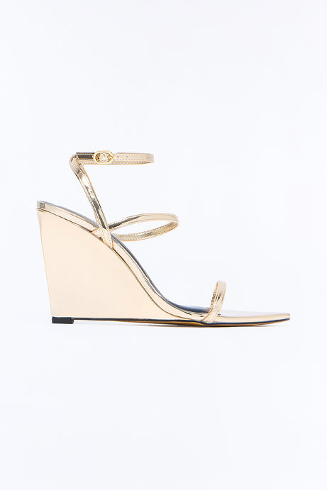 Kasaandra Pointed Wedges