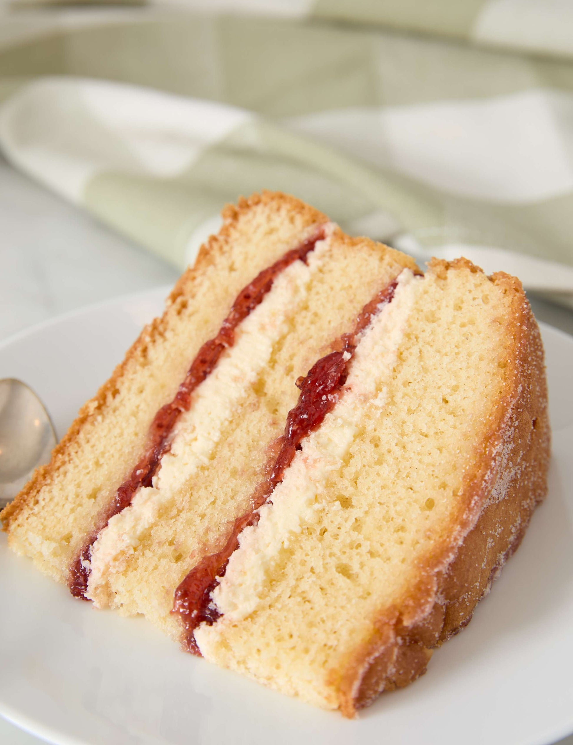 Victoria Sponge Cake (Serves 14)