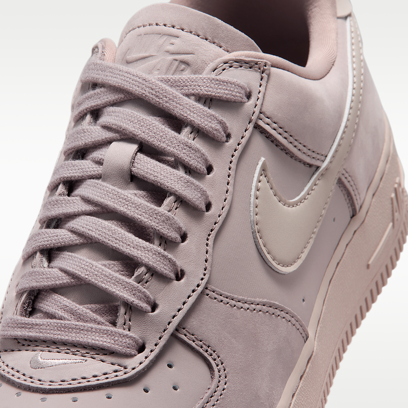 Nike Air Force 1 Retro Premium