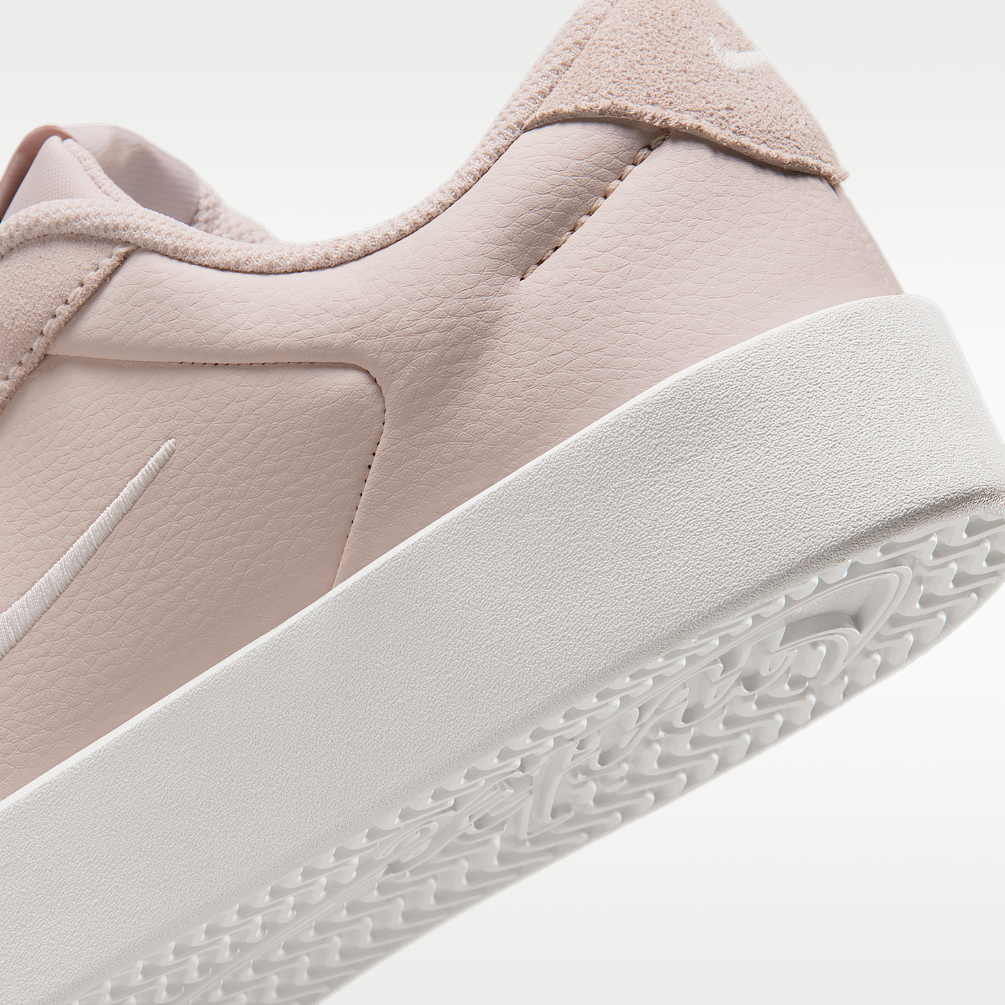 Nike Court Heritage