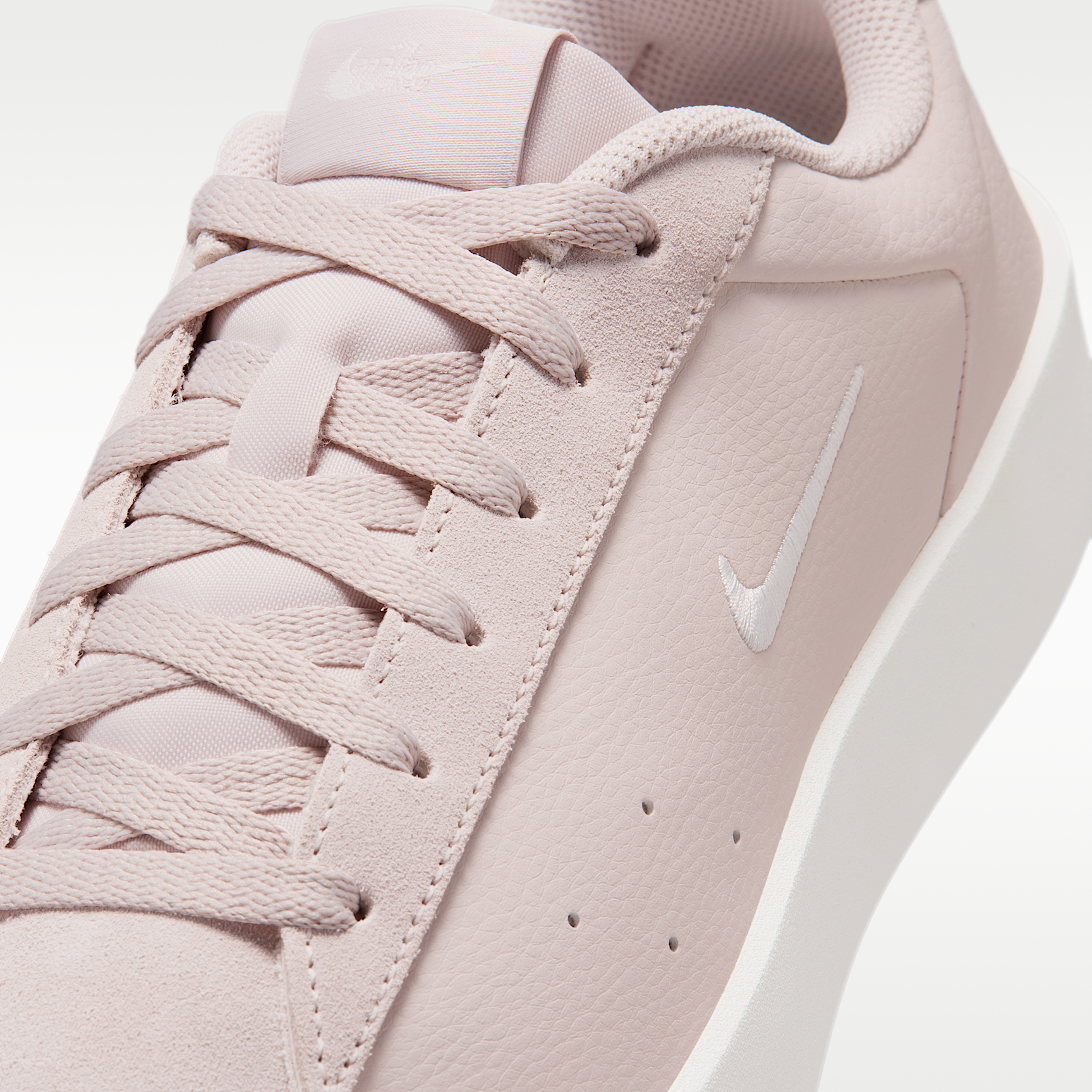 Nike Court Heritage