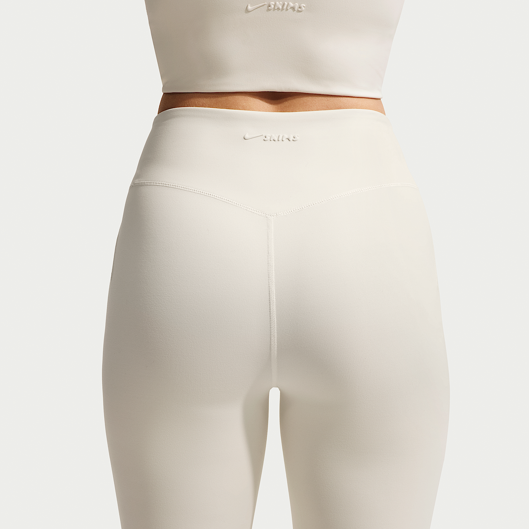 NikeSKIMS Matte Women's High-Waisted Cropped 43cm (approx.) Leggings