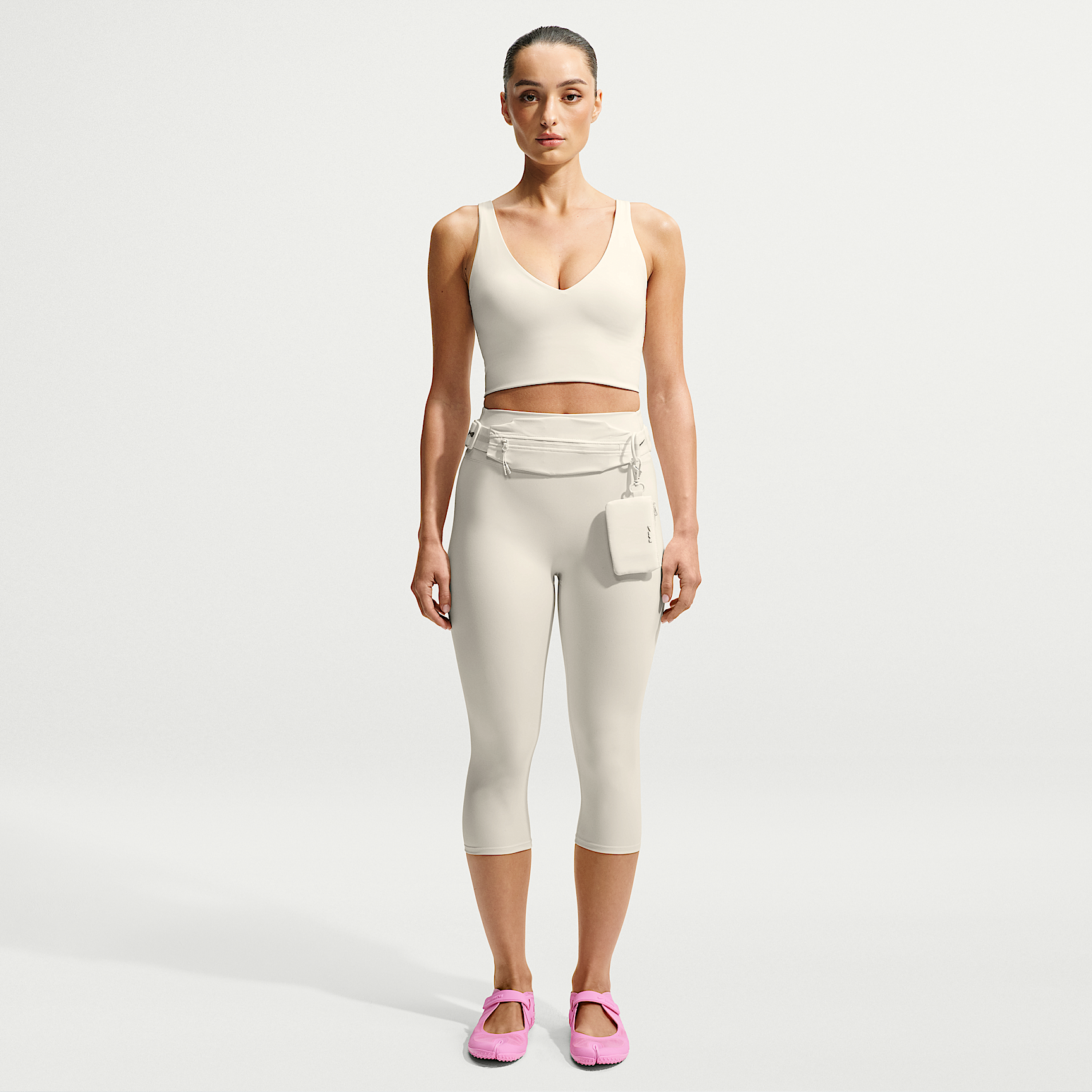NikeSKIMS Matte Women's V-Neck Long-Line Bra
