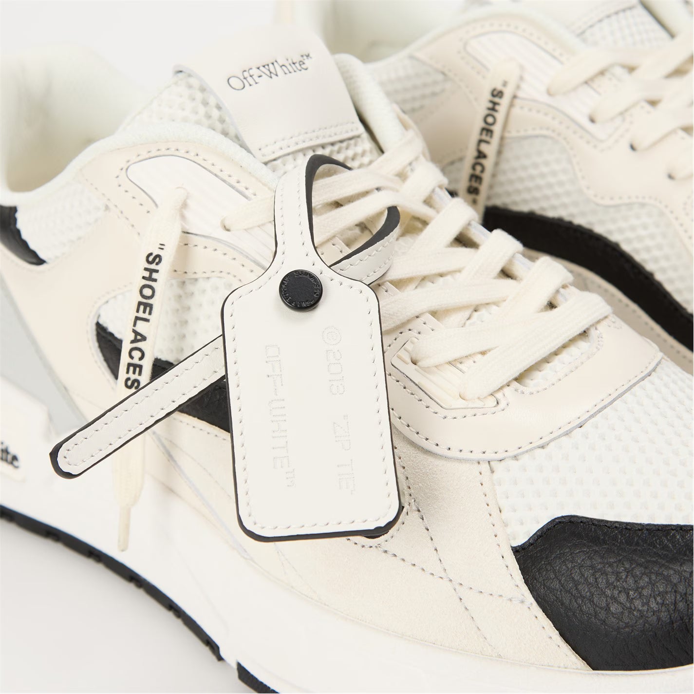 Men's Kick- Panelled Chunky Leather Lace Up Low-Top Trainers