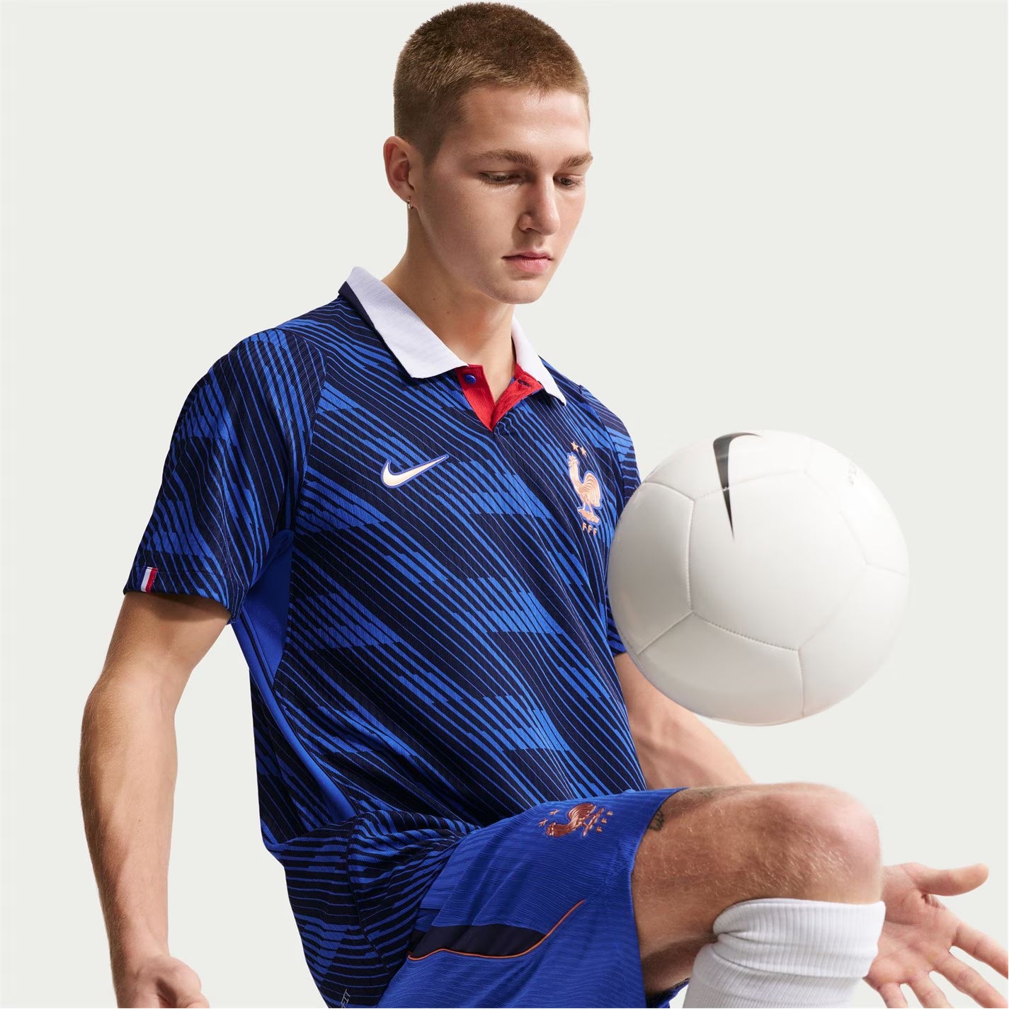 Nike Men's France 2026 Football Shirt