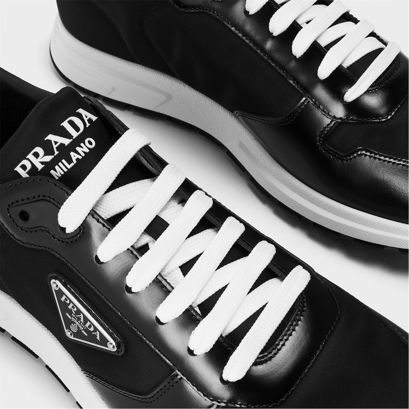 Men'S Triangle Logo Re-Nylon Trainers