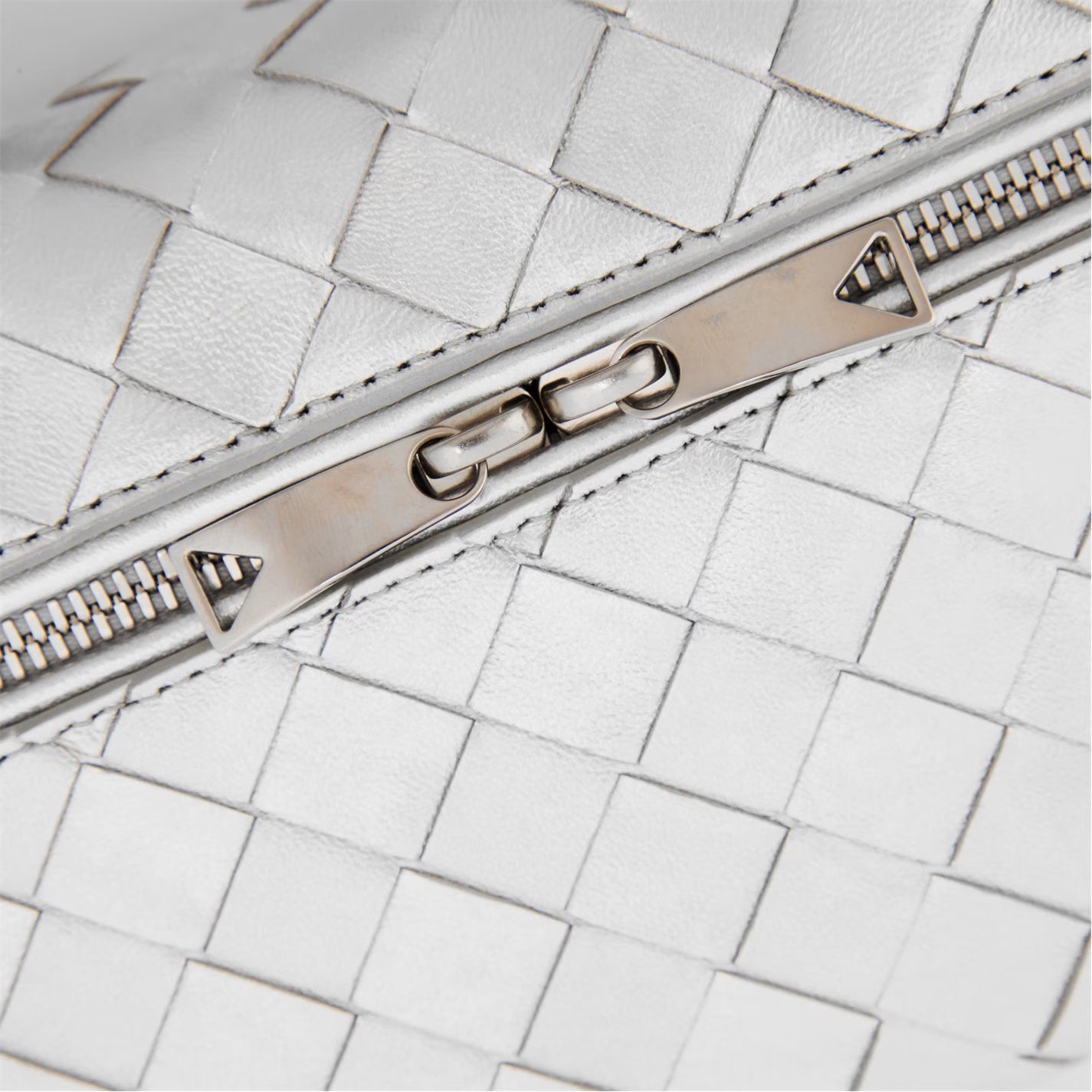 Women's BV Mtl Bang Top Handle Bag