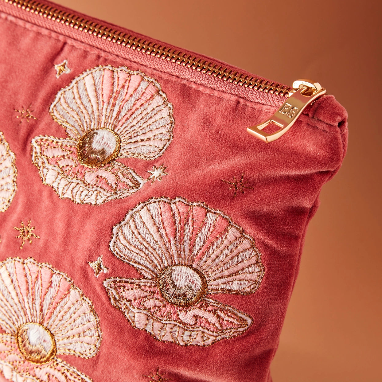 The Rose Indulgence Pouch